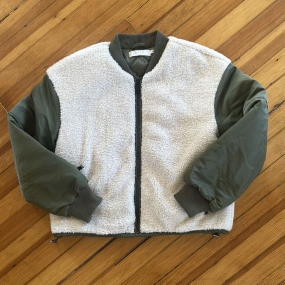 ASTR The Label Tegan Mixed Media Jacket in Olive/Cream Size M NWOT - Picture 2 of 6